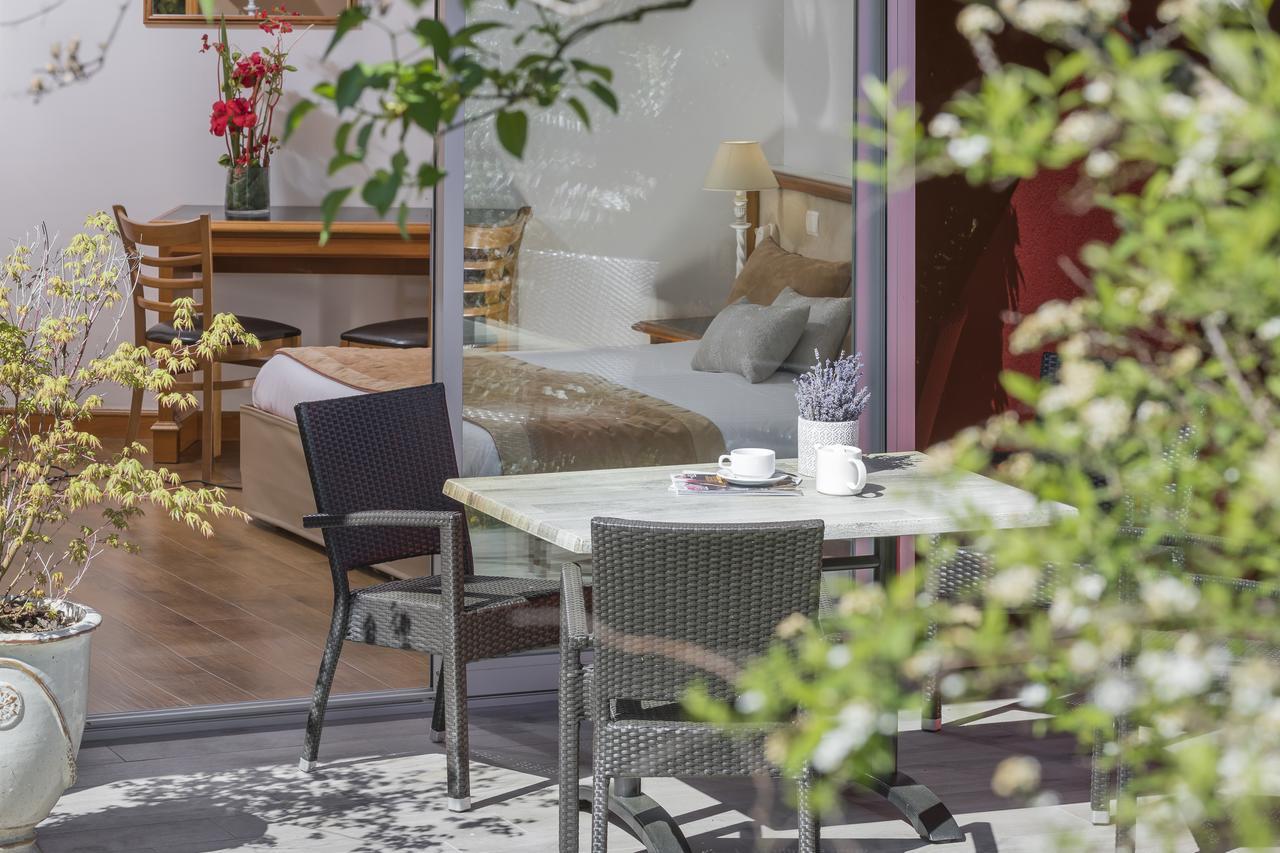 Hotel Le Flamboyant Annecy Exterior foto